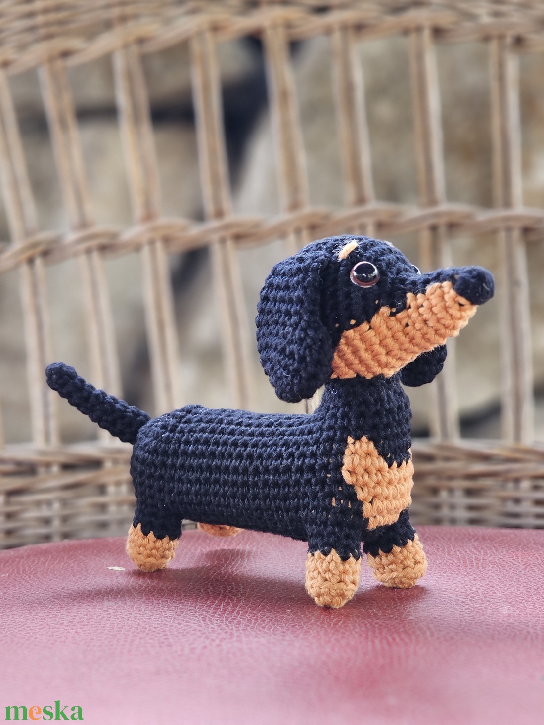 Kézműves horgolt tacskó figura - amigurumi kutyus ajándék - játék & sport - plüssállat & játékfigura - kutya - Meska.hu
