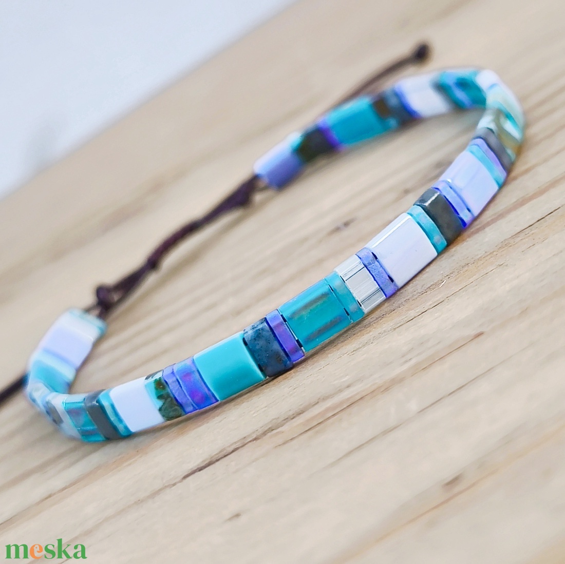 Selymes üveggyöngy karkötő - türkiz - ékszer - karkötő - gyöngyös karkötő - Meska.hu Selymes üveggyöngy karkötő - türkiz - ékszer - karkötő - gyöngyös karkötő - Meska.hu