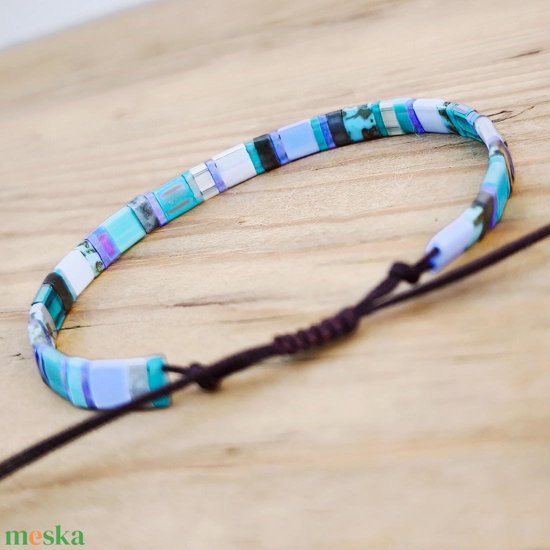 Selymes üveggyöngy karkötő - türkiz - ékszer - karkötő - gyöngyös karkötő - Meska.hu Selymes üveggyöngy karkötő - türkiz - ékszer - karkötő - gyöngyös karkötő - Meska.hu