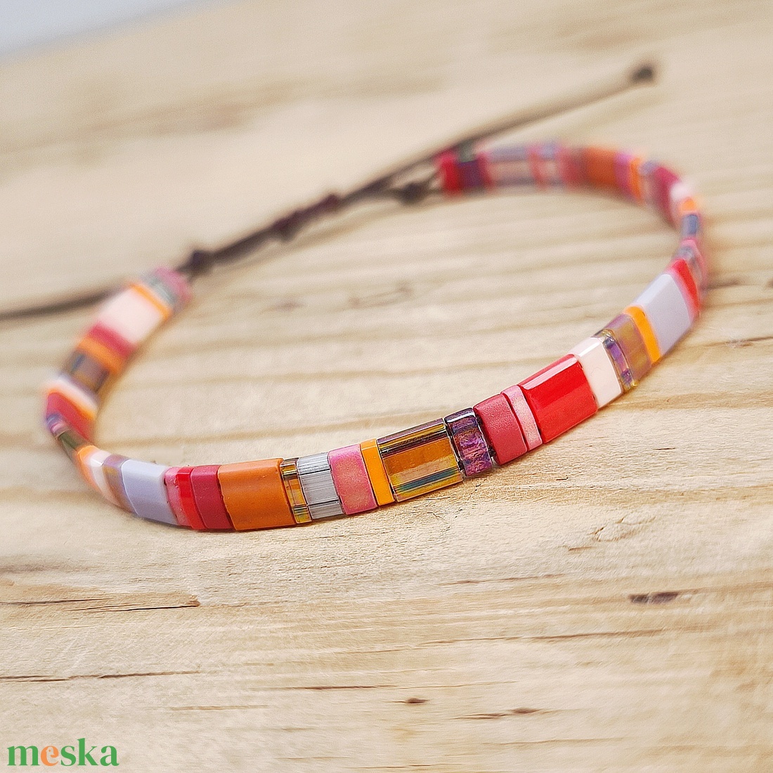 Selymes üveggyöngy karkötő - piros - ékszer - karkötő - gyöngyös karkötő - Meska.hu