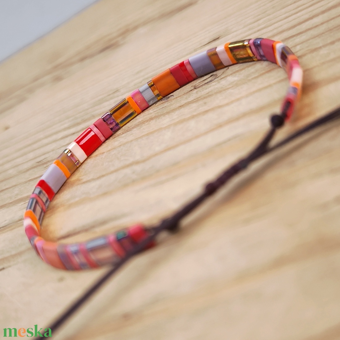 Selymes üveggyöngy karkötő - piros - ékszer - karkötő - gyöngyös karkötő - Meska.hu