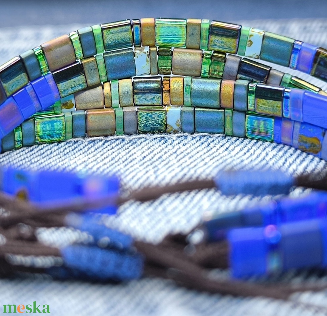 Selymes üveggyöngy karkötő - eozin - ékszer - karkötő - gyöngyös karkötő - Meska.hu