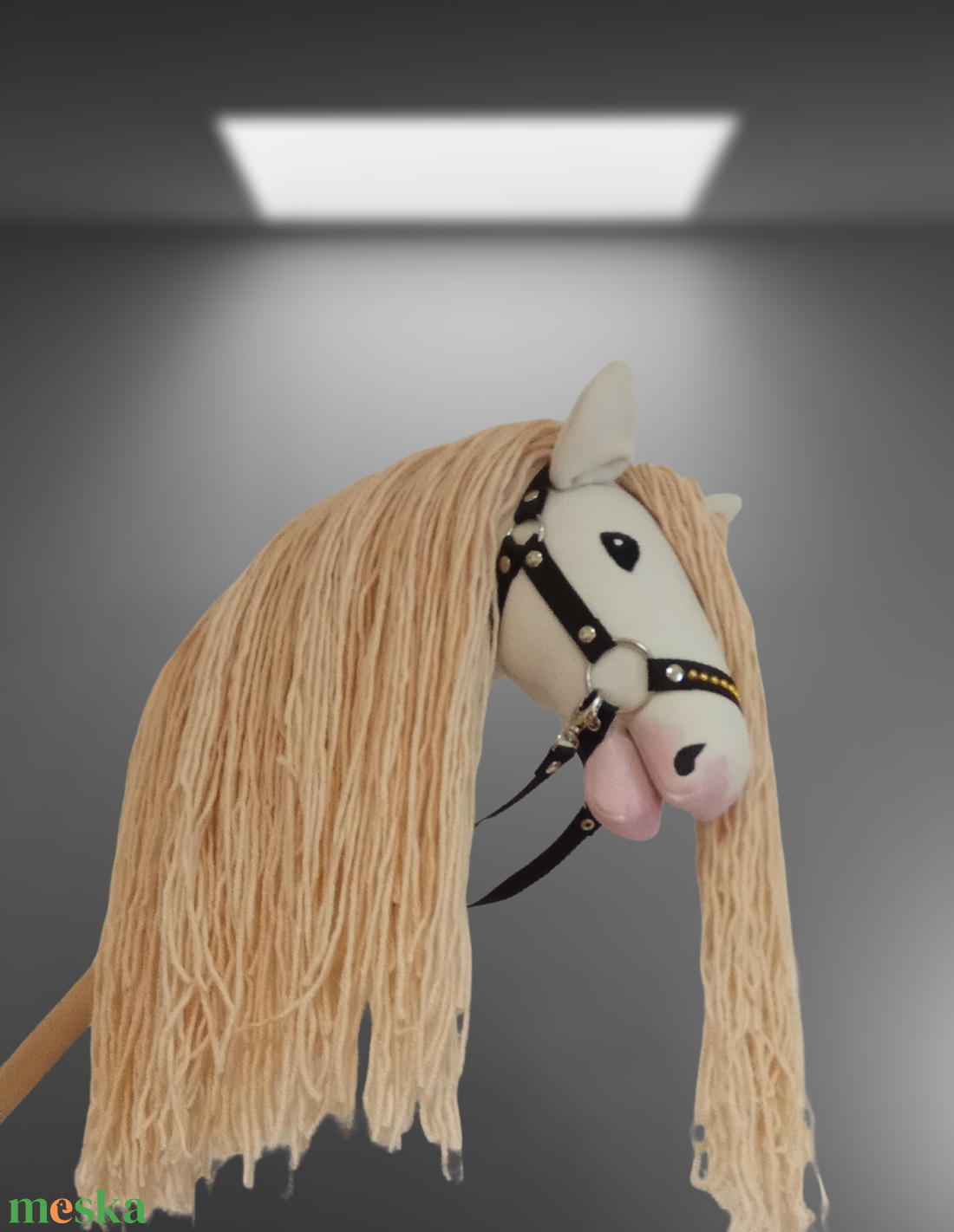 Hobby Horse Cremello kötőfékkel kantárral. - játék & sport - sport és kikapcsolódás - lovaglás - Meska.hu Hobby Horse Cremello kötőfékkel kantárral. - játék & sport - sport és kikapcsolódás - lovaglás - Meska.hu