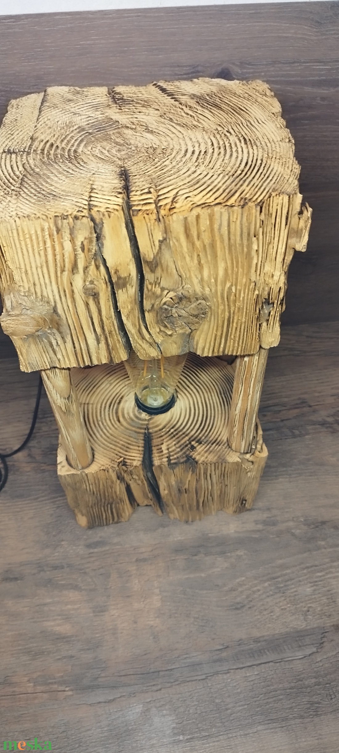 Rusztikus égetett fa asztali lámpa - egyedi kézműves gerendalámpa - otthon & életmód - lámpa - asztali lámpa - Meska.hu