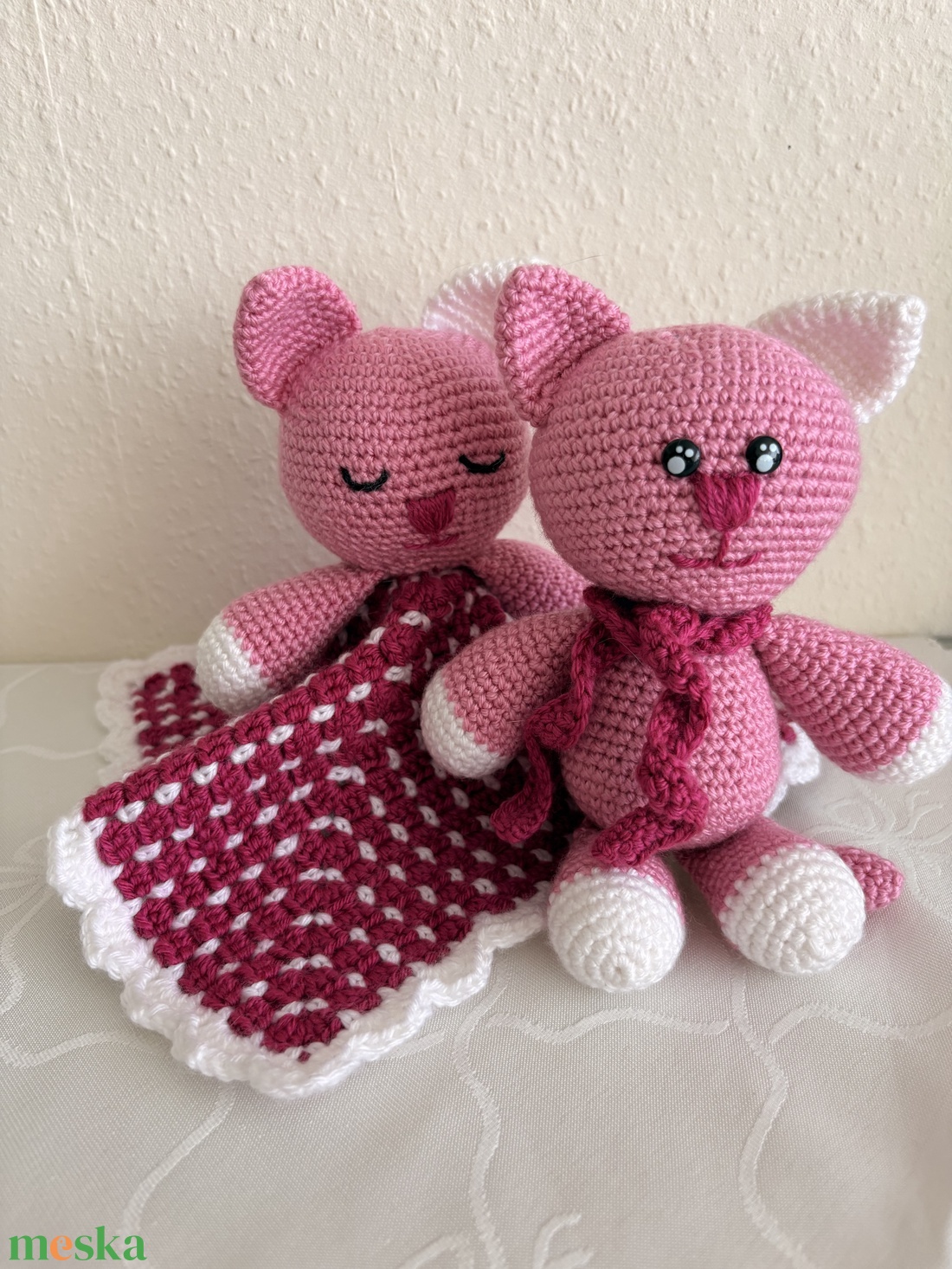 Horgolt Cicás szundikendő és cica  - játék & sport - plüssállat & játékfigura - cica - Meska.hu