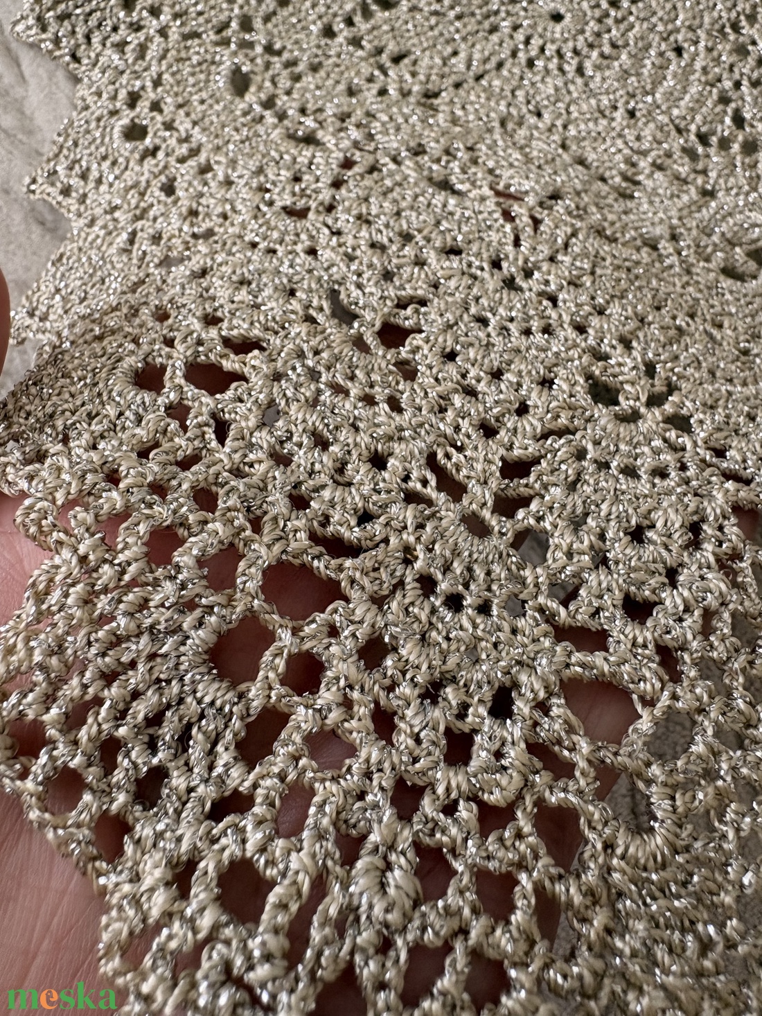 Horgolt ezüst színű csillogó terítő - otthon & életmód - lakástextil - abrosz, terítő - asztalközép terítő - Meska.hu