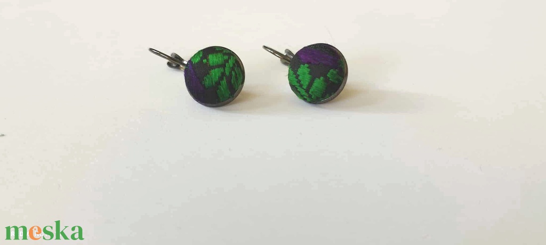 Selyem gomb fülbevaló - ékszer - fülbevaló - lógós kerek fülbevaló - Meska.hu