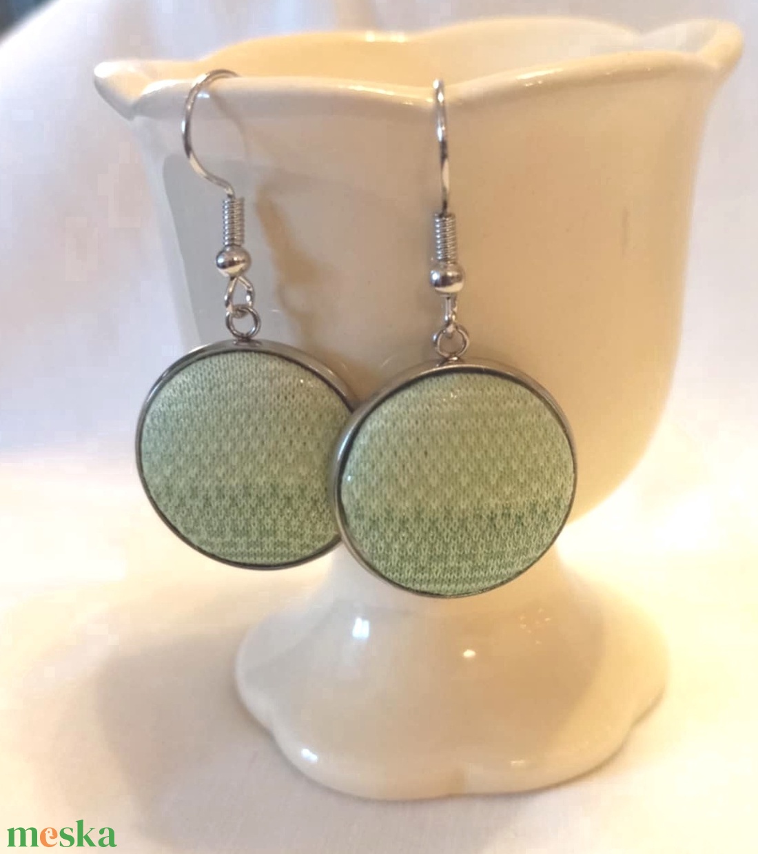 Zöld fülbevaló - ékszer - fülbevaló - lógós kerek fülbevaló - Meska.hu