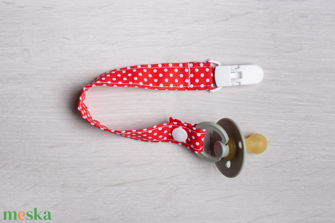 Cumitartó - piros pöttyös - játék & sport - 3 éves kor alattiaknak - cumilánc - Meska.hu