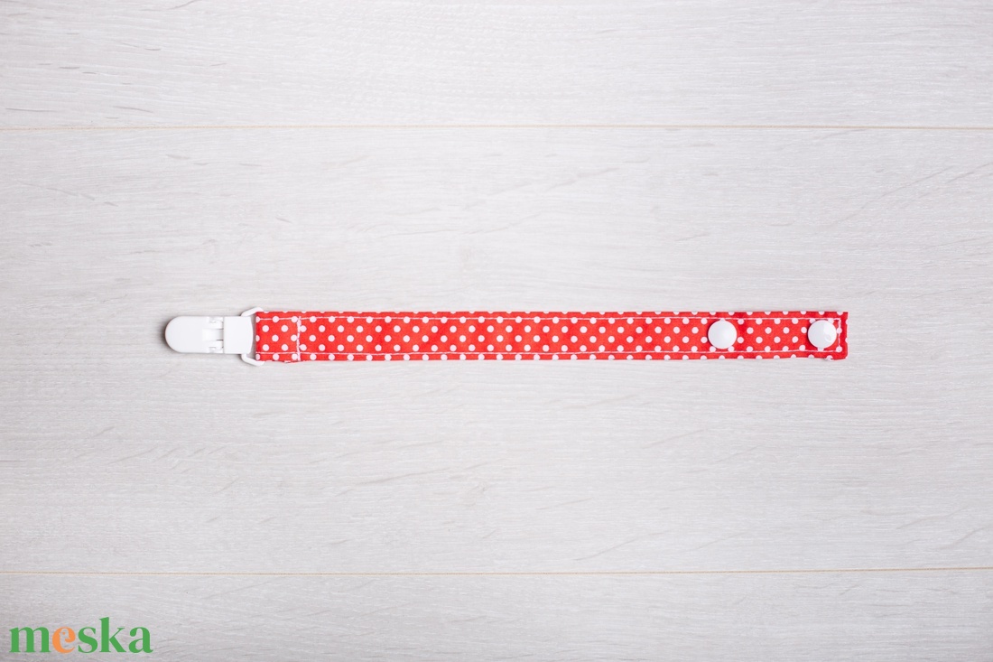 Cumitartó - piros pöttyös - játék & sport - 3 éves kor alattiaknak - cumilánc - Meska.hu