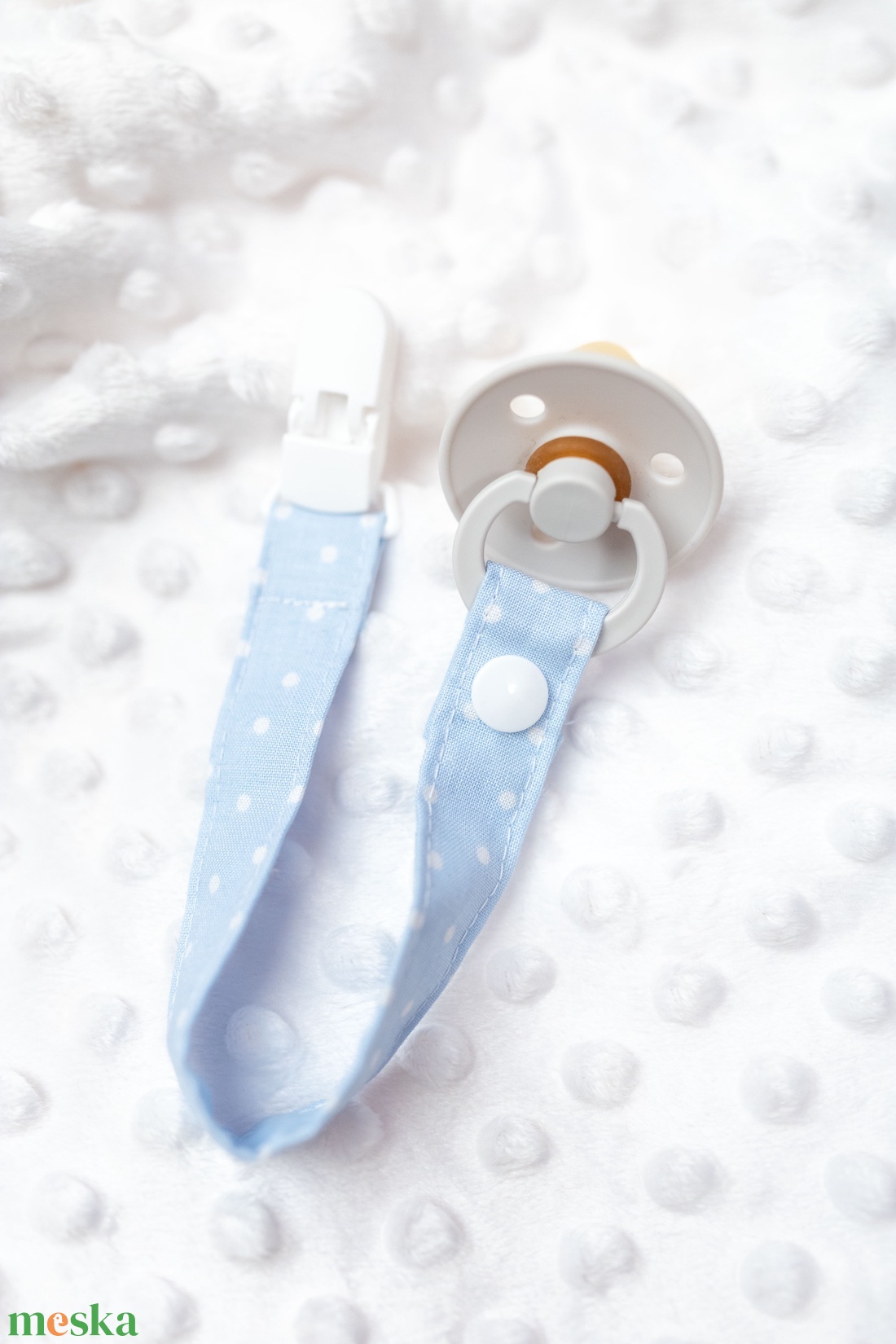 Cumitartó - babakék fehér pöttyös - játék & sport - 3 éves kor alattiaknak - cumilánc - Meska.hu