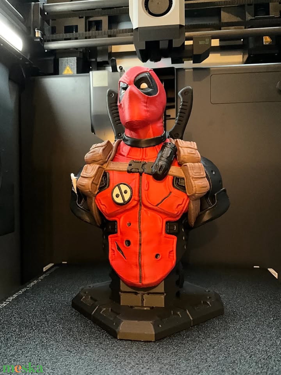 Színes Deadpool 25cm magasságú szobor - művészet - szobor - Meska.hu Színes Deadpool 25cm magasságú szobor - művészet - szobor - Meska.hu