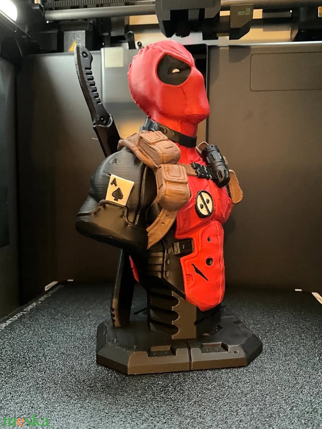Színes Deadpool 25cm magasságú szobor - művészet - szobor - Meska.hu Színes Deadpool 25cm magasságú szobor - művészet - szobor - Meska.hu