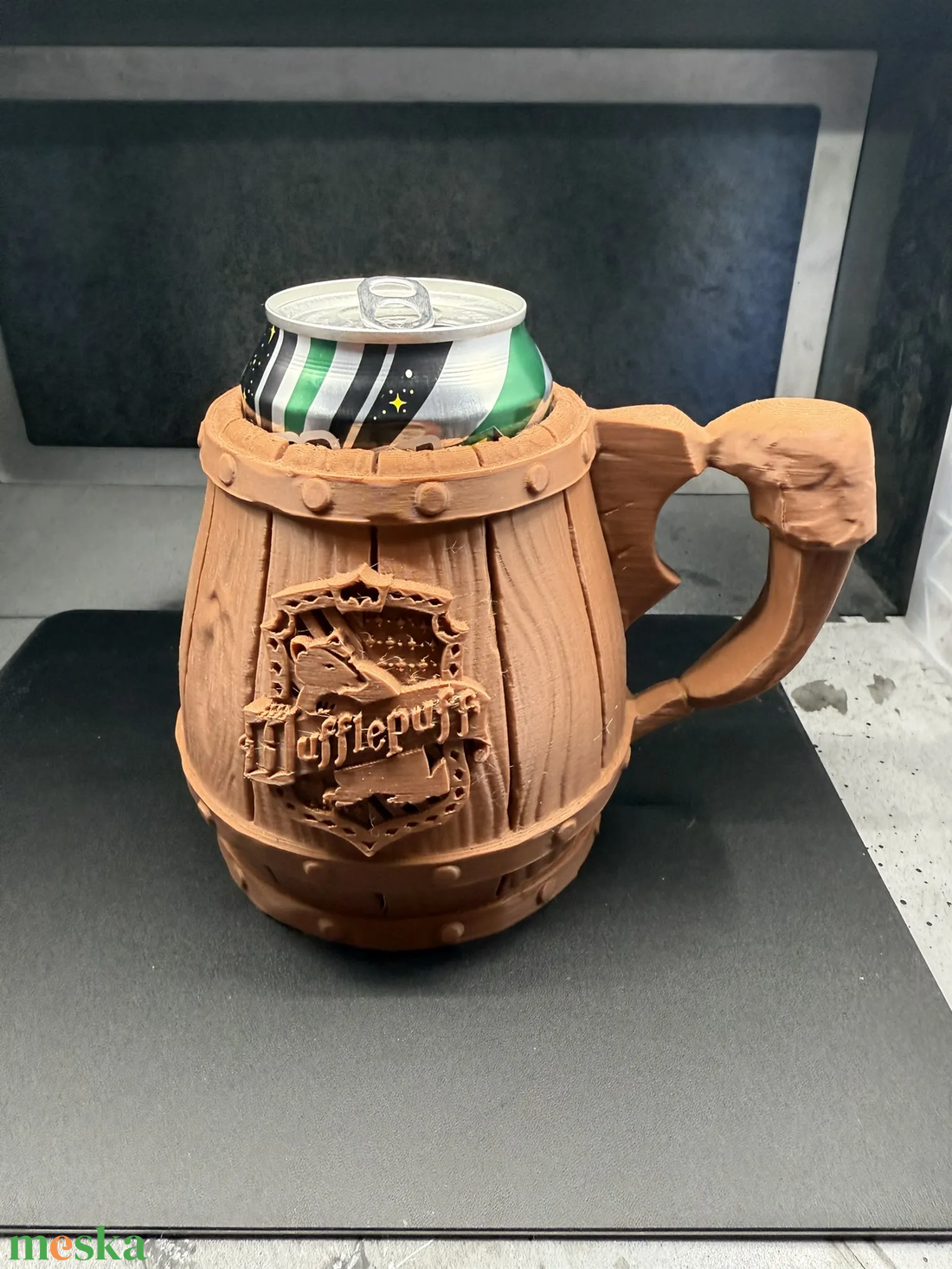 Harry Potter Hufflepuff Ház Korsó (0,5-es italtartó) - otthon & életmód - konyhafelszerelés, tálalás - italos kellékek - italtartó - Meska.hu Harry Potter Hufflepuff Ház Korsó (0,5-es italtartó) - otthon & életmód - konyhafelszerelés, tálalás - italos kellékek - italtartó - Meska.hu