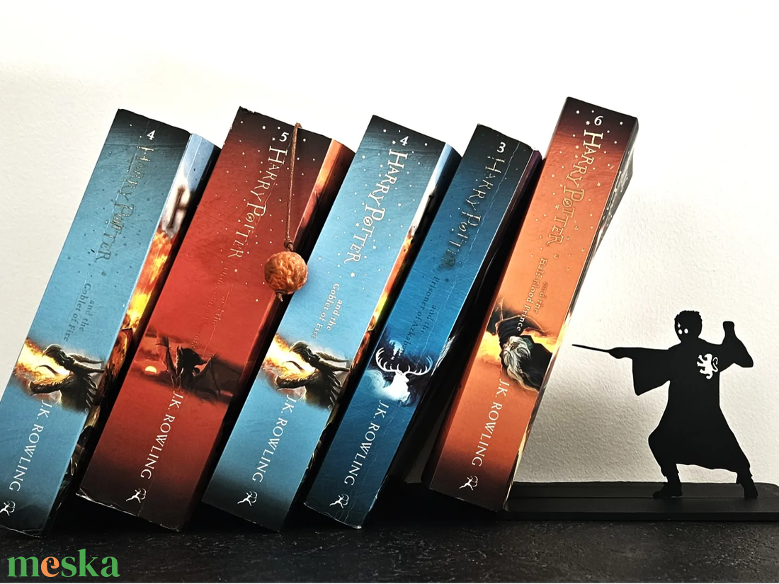 Harry Potter Varázsló könyvtámasz és polcdekoráció - otthon & életmód - dekoráció - asztal és polc dekoráció - könyvszobor - Meska.hu Harry Potter Varázsló könyvtámasz és polcdekoráció - otthon & életmód - dekoráció - asztal és polc dekoráció - könyvszobor - Meska.hu