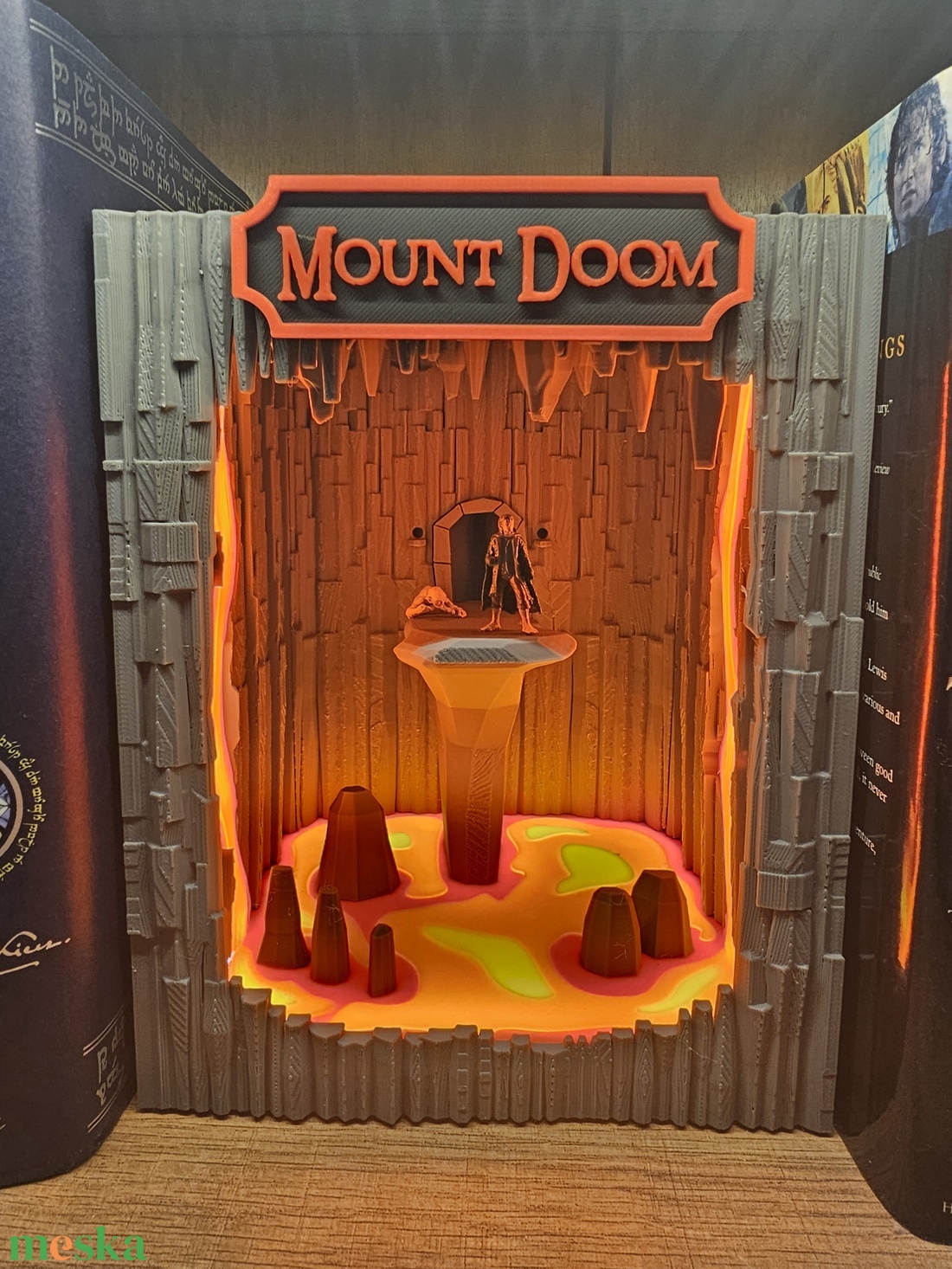 Gyűrűk Ura Világító Könyvszobor és könyvtámasz - otthon & életmód - dekoráció - asztal és polc dekoráció - könyvtámasz - Meska.hu