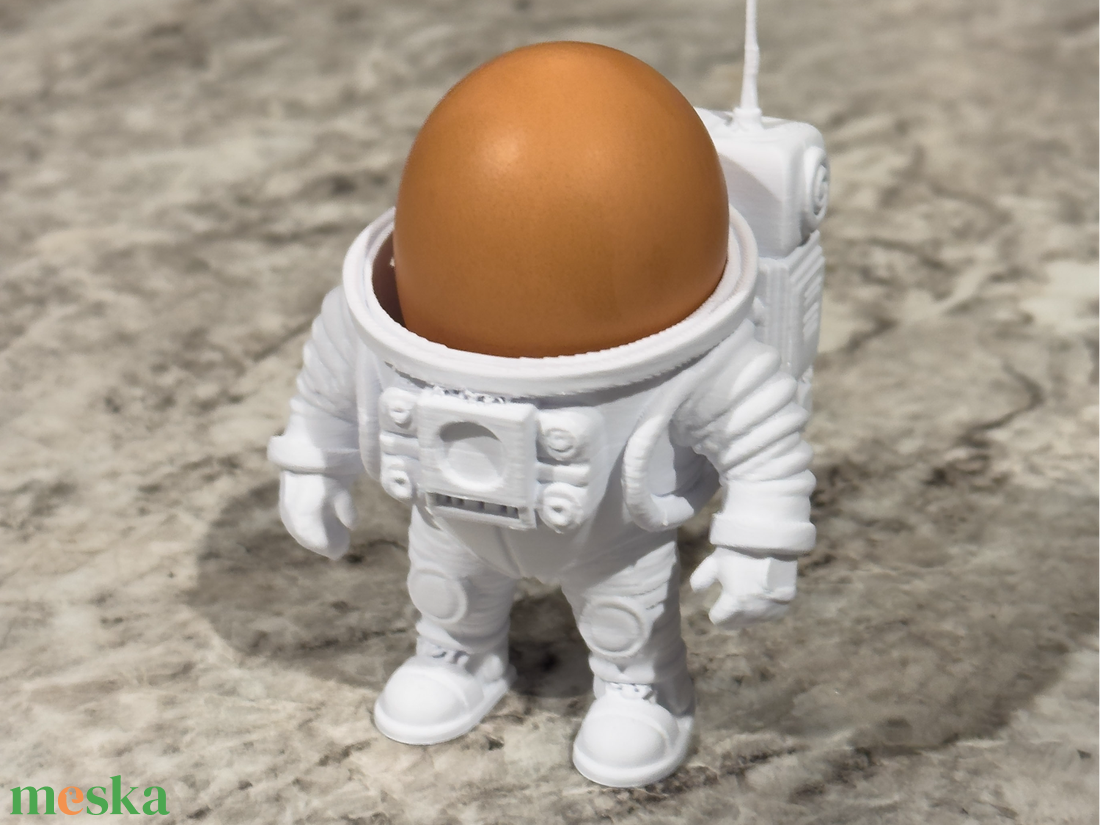 Cuki Húsvéti Tojástartó Asztronauta - élelmiszer - édesség - kézműves csokoládé - Meska.hu