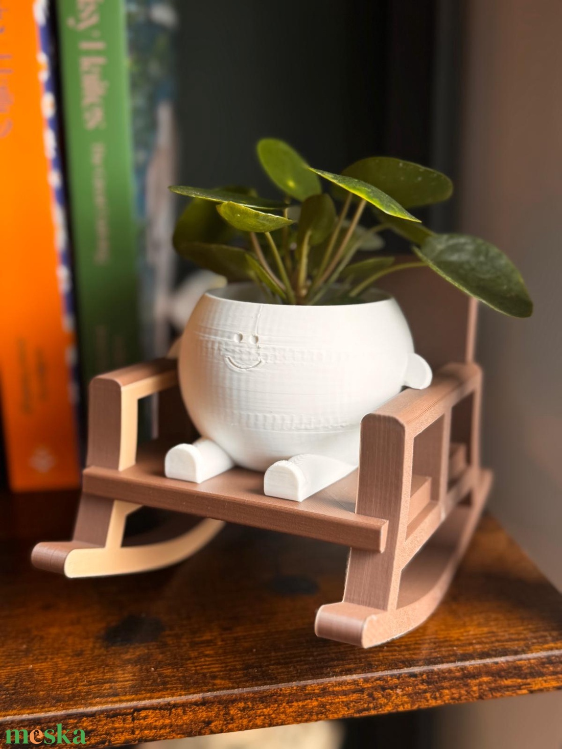 Hintázó Kis Ültető Köcsög Hintaszékben - otthon & életmód - dekoráció - virágdísz és tartó - cserép & kaspó - Meska.hu