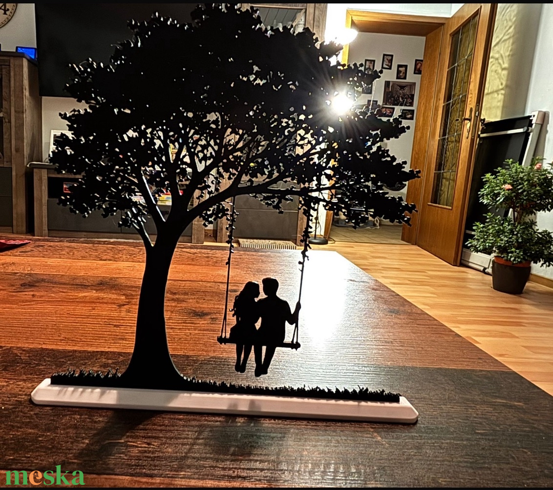 Szerelmespár hintán � fa alatt, modern sziluett dekoráció -  - Meska.hu