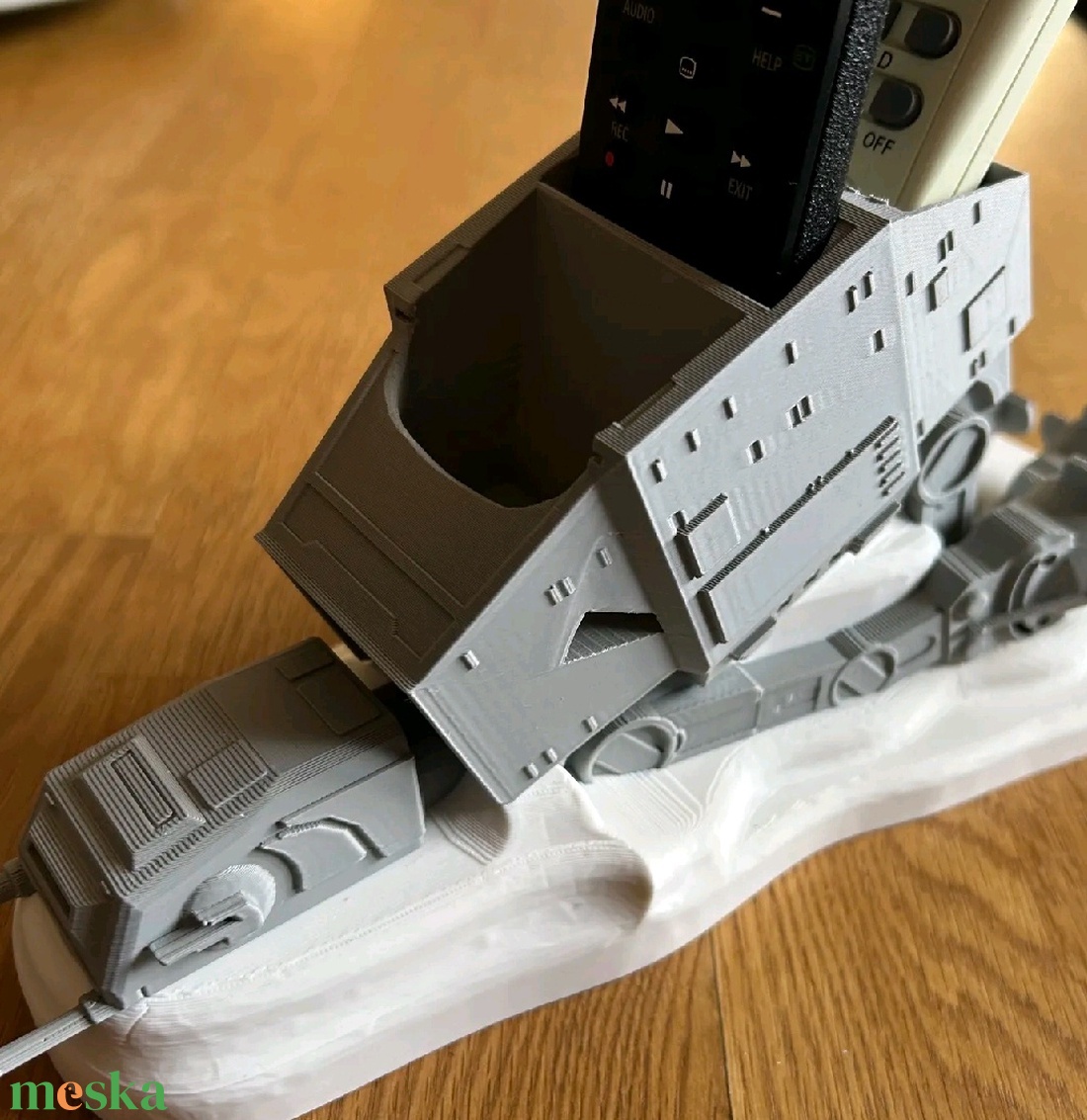 Star Wars Távirányító Tartó Szobor - otthon & életmód - bútor - asztal - Meska.hu