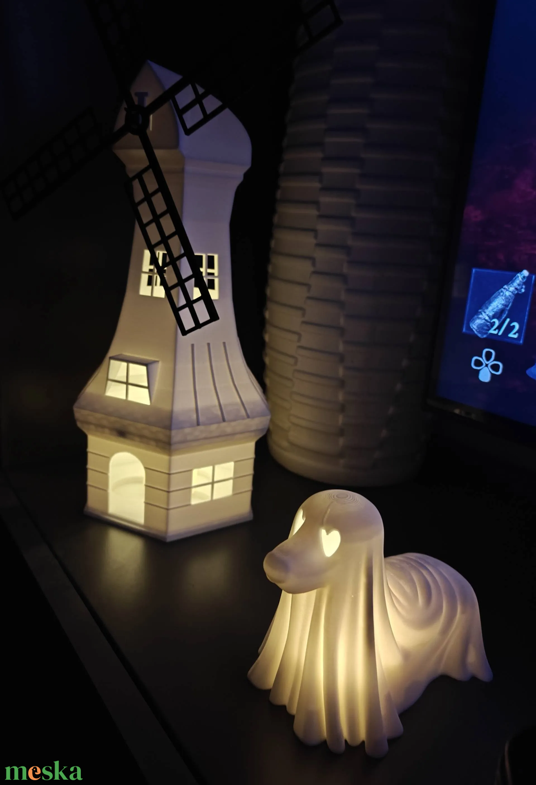Világító Tacskó Szellem Szobor Szivecskés Szemmel - otthon & életmód - dekoráció - halloween - halloweeni figurák - Meska.hu