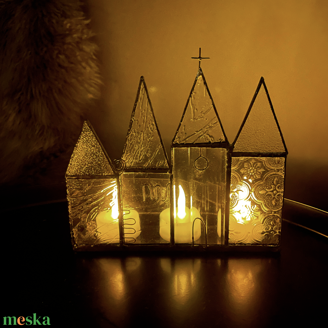Tiffany technikával készült Város üvegmécses, üvegdísz, 3 db led mécsessel - otthon & életmód - dekoráció - asztal és polc dekoráció - díszüveg - Meska.hu