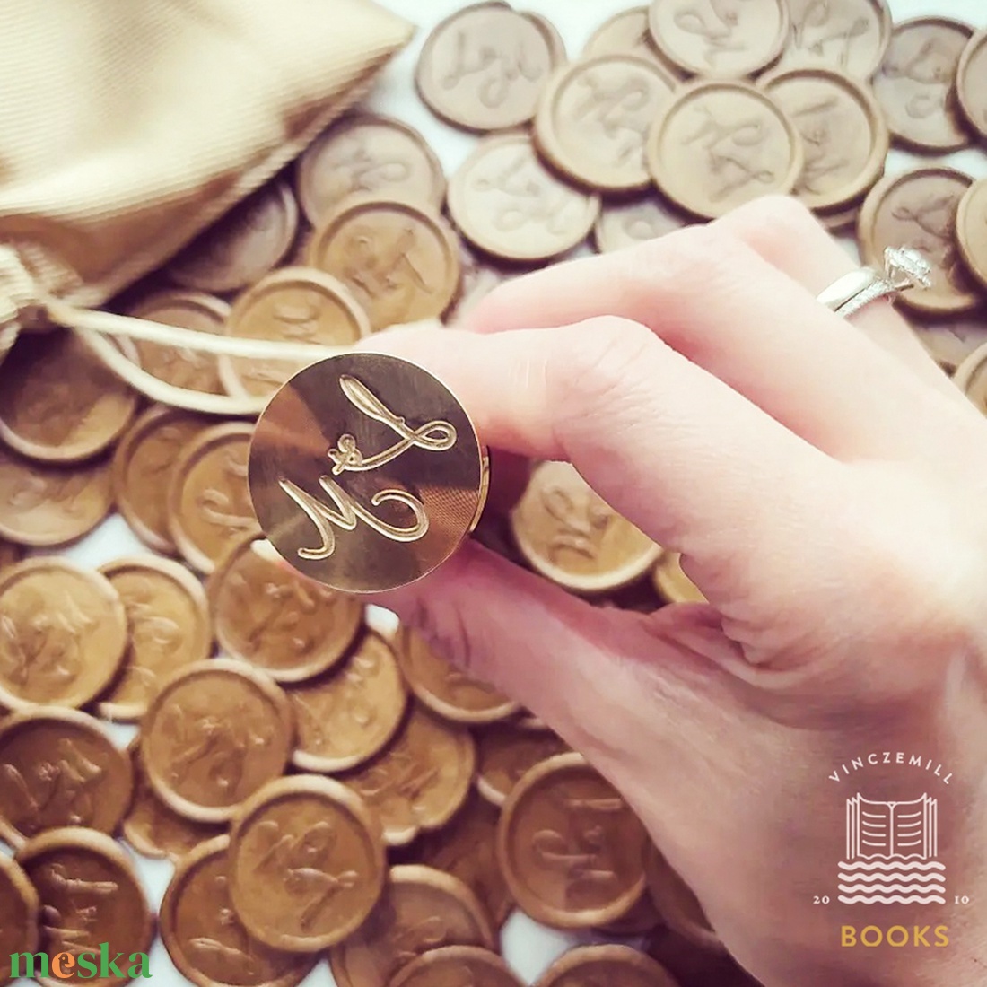 Egyedi viaszpecsét készítő csomag � legyen szó esküvői monogramról vagy céges logóról - esküvő - meghívó & kártya - meghívó - Meska.hu