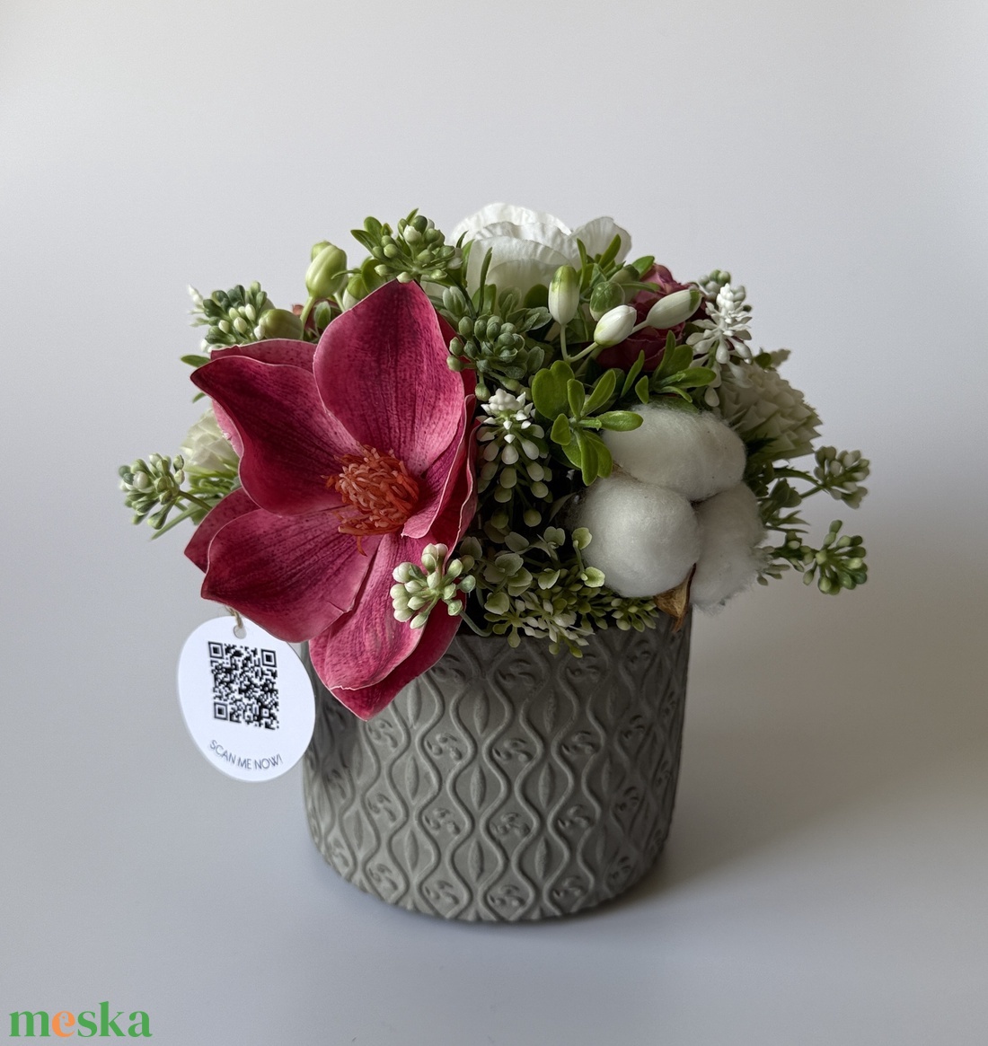 Tavaszi asztaldísz magnóliával és gyapotvirággal - otthon & életmód - dekoráció - asztal és polc dekoráció - asztaldísz - Meska.hu