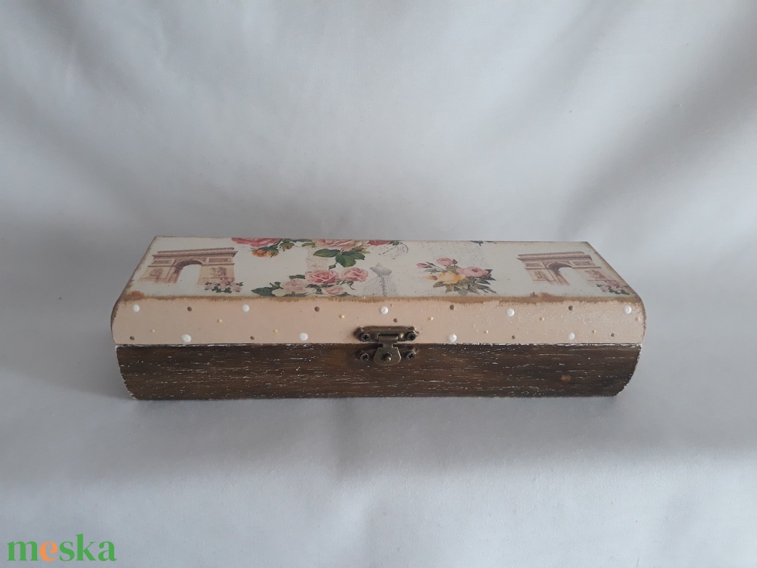 Párizsi mintás tolltartó/ szemüvegtartó/ékszertartó a vintage jegyében - otthon & életmód - papír, írószer - tolltartó & ceruzatekercs - Meska.hu Párizsi mintás tolltartó/ szemüvegtartó/ékszertartó a vintage jegyében - otthon & életmód - papír, írószer - tolltartó & ceruzatekercs - Meska.hu