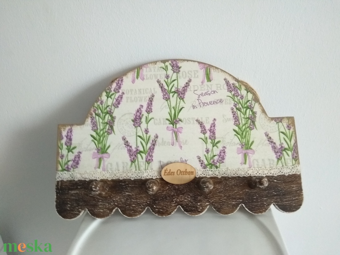 Vintage stílusú levendulás kulcstartóÉdes otthon felírattal - otthon & életmód - dekoráció - fali és függő dekoráció - fali kulcstartó - Meska.hu Vintage stílusú levendulás kulcstartóÉdes otthon felírattal - otthon & életmód - dekoráció - fali és függő dekoráció - fali kulcstartó - Meska.hu