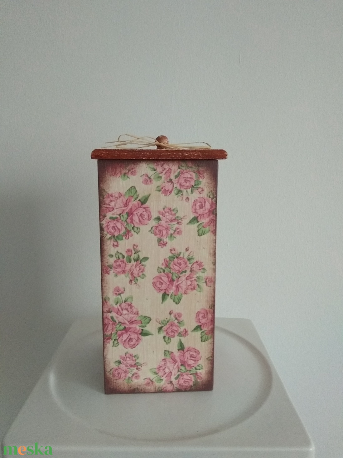 Vintage rózsás tároló doboz/cukortartó/kávétartó/keksz tartó - otthon & lakás - konyhafelszerelés, tálalás - konyhai tárolás - tea & kávé tárolás - Meska.hu Vintage rózsás tároló doboz/cukortartó/kávétartó/keksz tartó - otthon & lakás - konyhafelszerelés, tálalás - konyhai tárolás - tea & kávé tárolás - Meska.hu