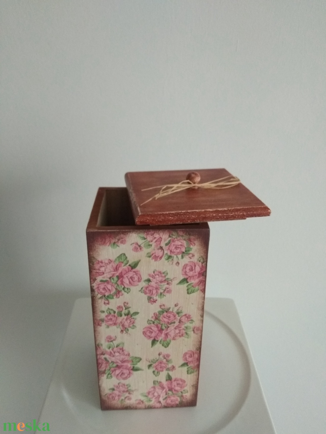 Vintage rózsás tároló doboz/cukortartó/kávétartó/keksz tartó - otthon & lakás - konyhafelszerelés, tálalás - konyhai tárolás - tea & kávé tárolás - Meska.hu Vintage rózsás tároló doboz/cukortartó/kávétartó/keksz tartó - otthon & lakás - konyhafelszerelés, tálalás - konyhai tárolás - tea & kávé tárolás - Meska.hu