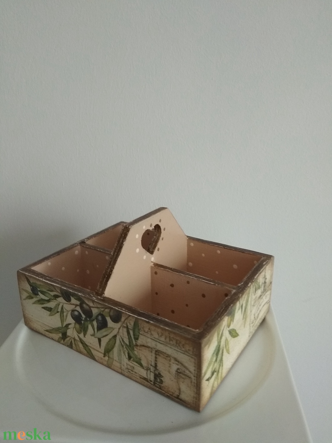 Vintage stílusú olívás tároló doboz osztott négyes - otthon & életmód - konyhafelszerelés, tálalás - konyhai tárolás - fűszertartó - Meska.hu Vintage stílusú olívás tároló doboz osztott négyes - otthon & életmód - konyhafelszerelés, tálalás - konyhai tárolás - fűszertartó - Meska.hu