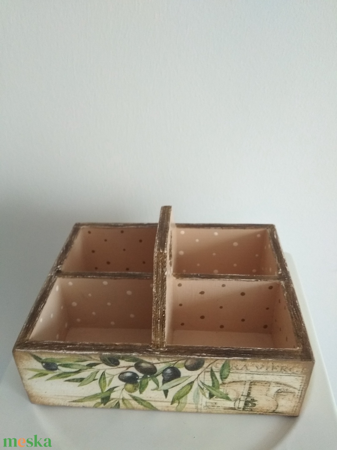 Vintage stílusú olívás tároló doboz osztott négyes - otthon & életmód - konyhafelszerelés, tálalás - konyhai tárolás - fűszertartó - Meska.hu Vintage stílusú olívás tároló doboz osztott négyes - otthon & életmód - konyhafelszerelés, tálalás - konyhai tárolás - fűszertartó - Meska.hu