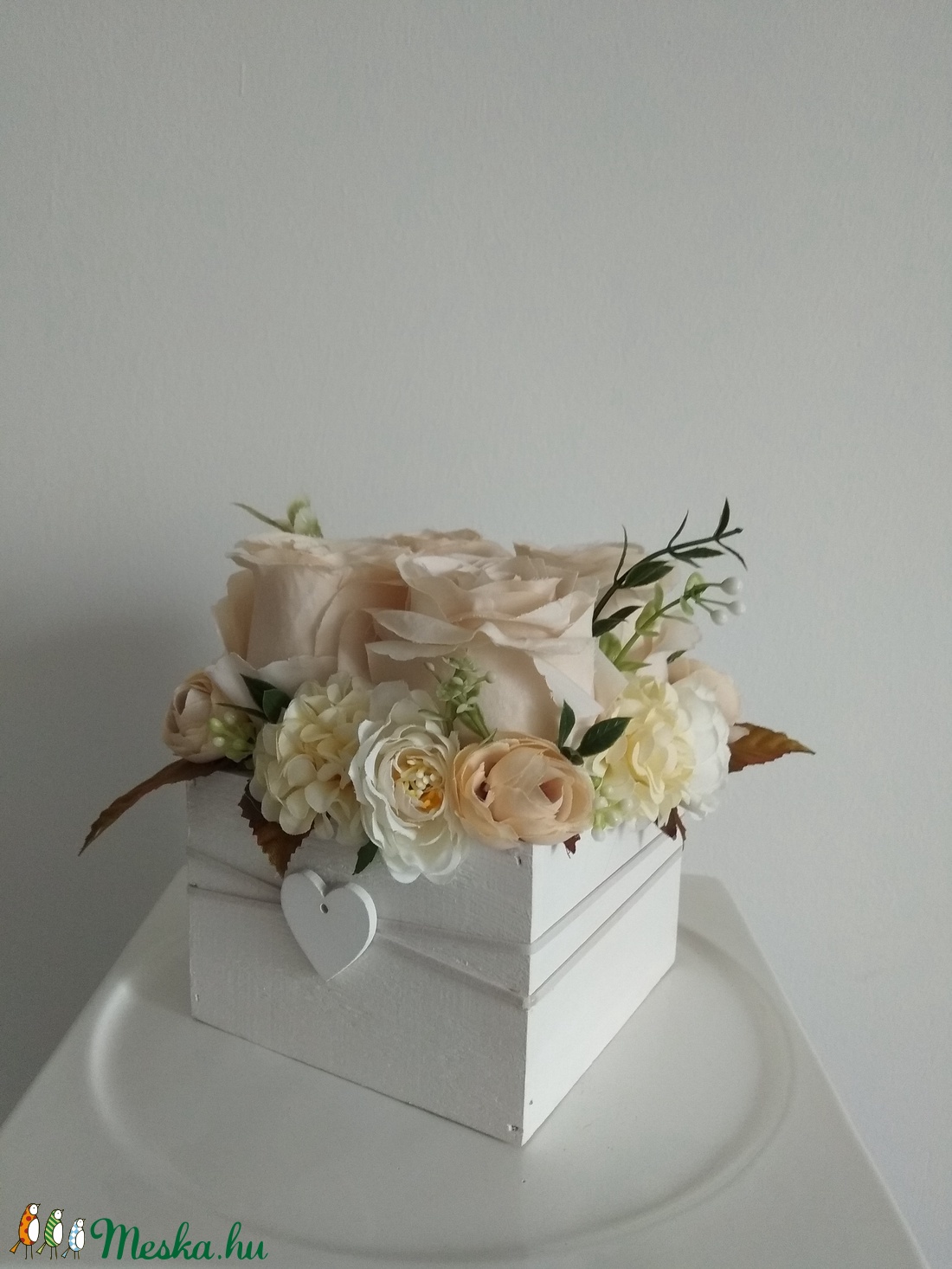 Rózsabox vintage cappucinó színű selyem virágokkal - esküvő - emlék & ajándék - szülőköszöntő ajándék - Meska.hu Rózsabox vintage cappucinó színű selyem virágokkal - esküvő - emlék & ajándék - szülőköszöntő ajándék - Meska.hu