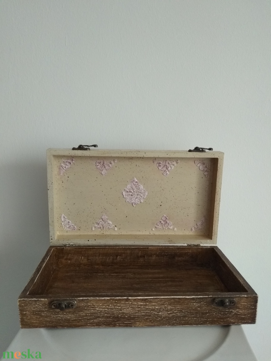 Igazi csajos dobozka ékszereidnek vagy minden másnak a vintage jegyében - ékszer - ékszertartó - ékszerdoboz - Meska.hu Igazi csajos dobozka ékszereidnek vagy minden másnak a vintage jegyében - ékszer - ékszertartó - ékszerdoboz - Meska.hu