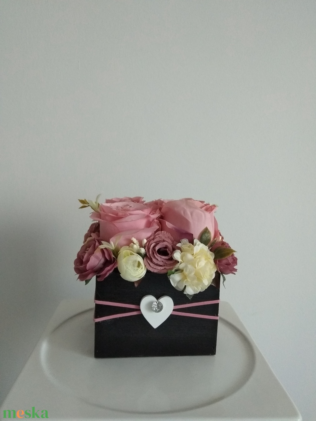 Virágbox / asztaldísz vintage bézs-mályva színű selyem virágokkal - otthon & lakás - dekoráció - virágdísz és tartó - virágbox, virágdoboz - Meska.hu