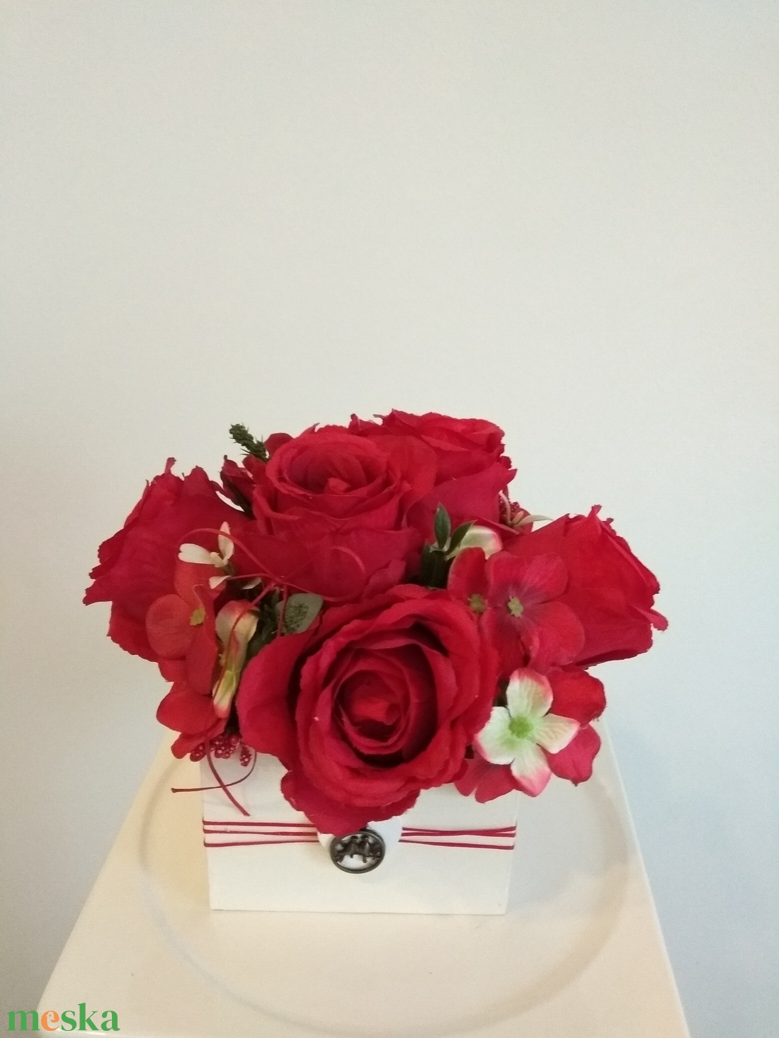 Virágbox / asztaldísz vintage piros selyem virágokkal  - otthon & életmód - dekoráció - virágdísz és tartó - virágbox, virágdoboz - Meska.hu