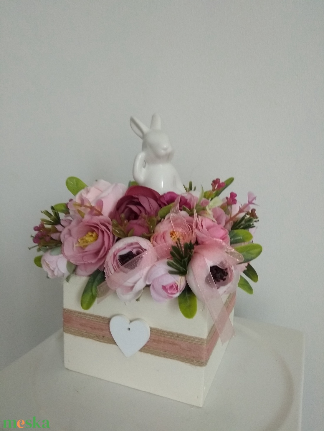 Húsvéti asztaldísz / virágbox kerámia nyuszival a vintage jegyében - otthon & lakás - dekoráció - virágdísz és tartó - virágbox, virágdoboz - Meska.hu