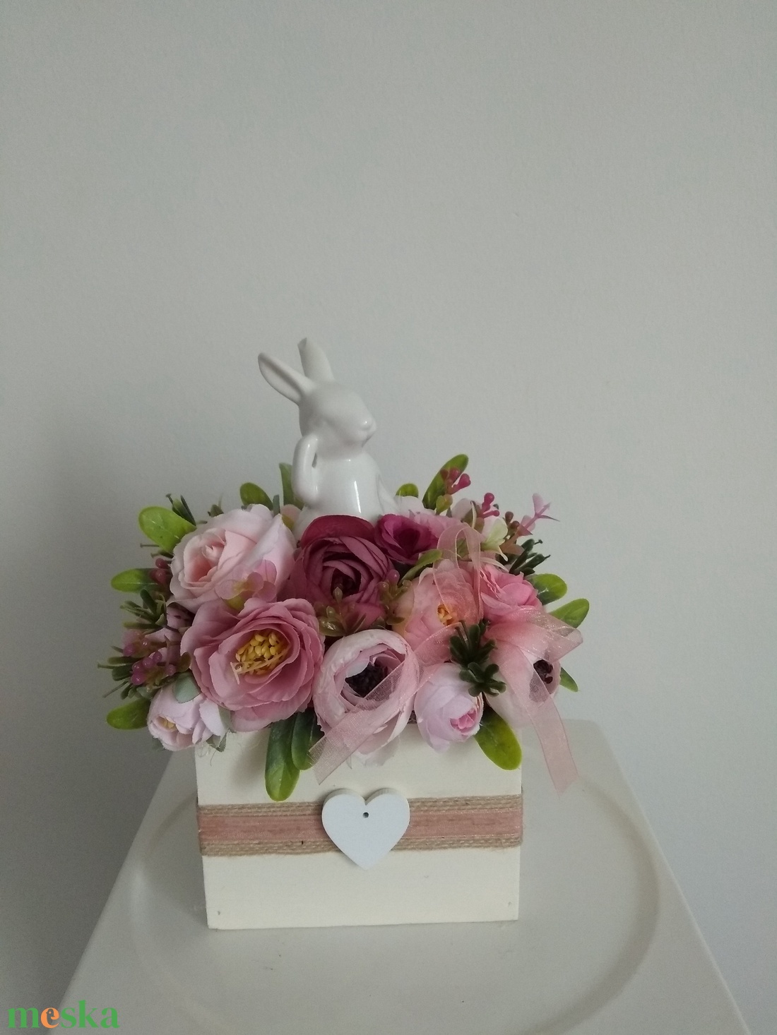 Húsvéti asztaldísz /virágbox kerámia nyuszival a vintage jegyében - otthon & életmód - dekoráció - Meska.hu