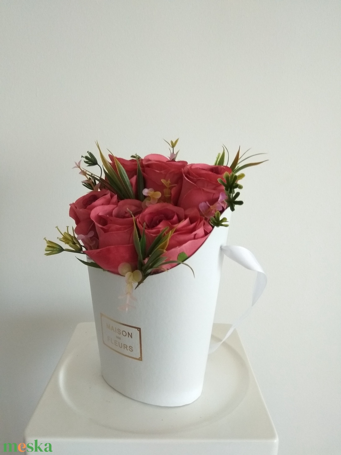 Virágbox /asztaldísz fehér dobozban vintage mályva selyem virágokkal - esküvő - emlék & ajándék - szülőköszöntő ajándék - Meska.hu