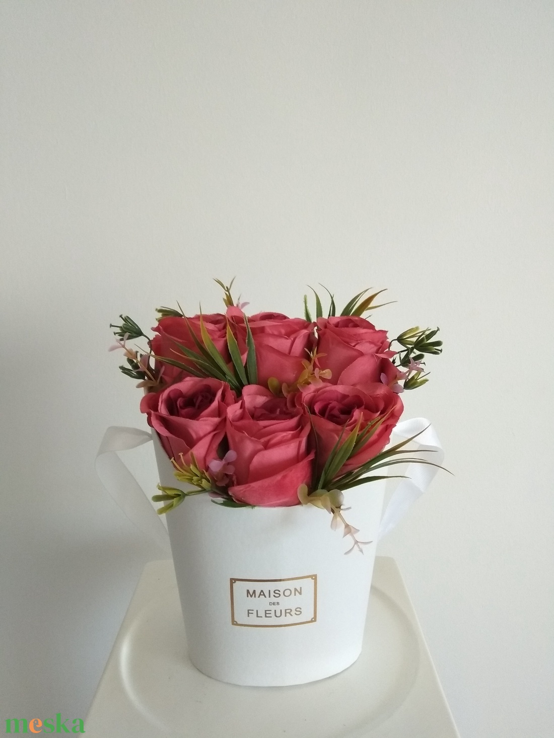 Virágbox /asztaldísz fehér dobozban vintage mályva selyem virágokkal - esküvő - emlék & ajándék - szülőköszöntő ajándék - Meska.hu