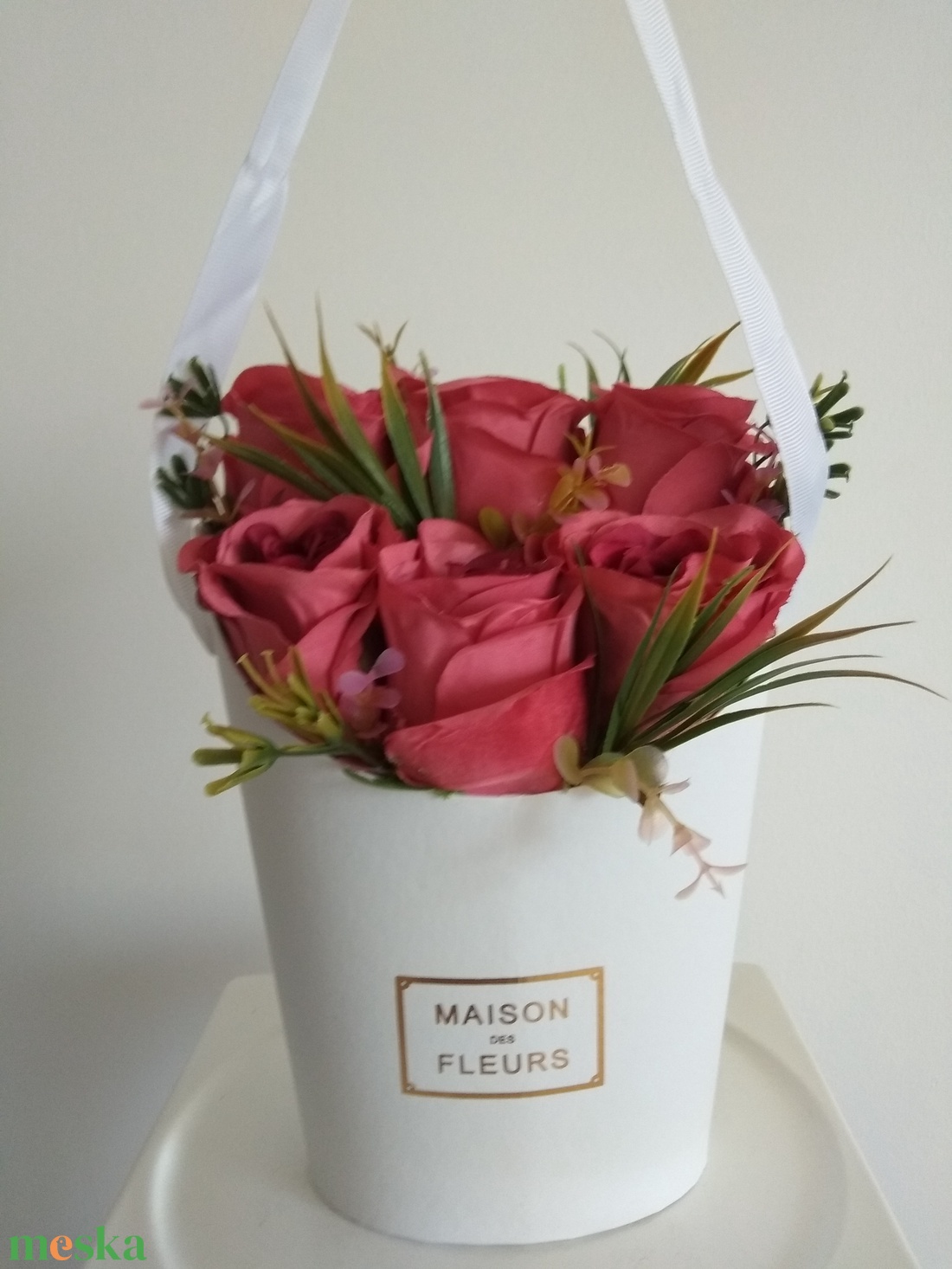 Virágbox /asztaldísz fehér dobozban vintage mályva selyem virágokkal - esküvő - emlék & ajándék - szülőköszöntő ajándék - Meska.hu