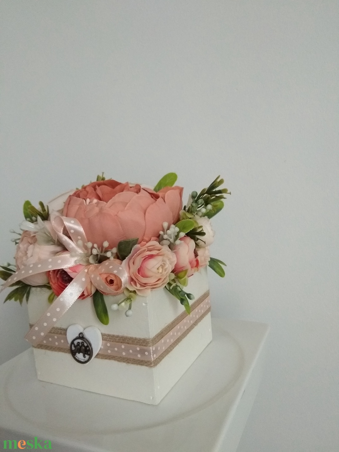 Virágbox / asztaldísz fa dobozban vintage bézs-barack árnyalatokkal  - otthon & életmód - dekoráció - Meska.hu