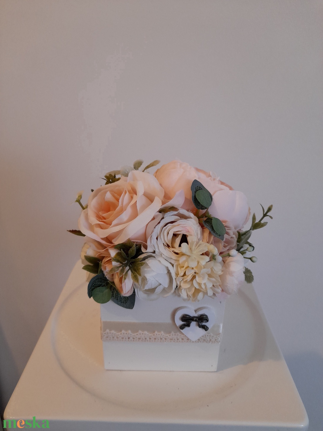 Virágbox / asztaldísz fa dobozban vintage  púder-bézs pasztell árnyalatokkal - otthon & életmód - dekoráció - virágdísz és tartó - virágbox, virágdoboz - Meska.hu