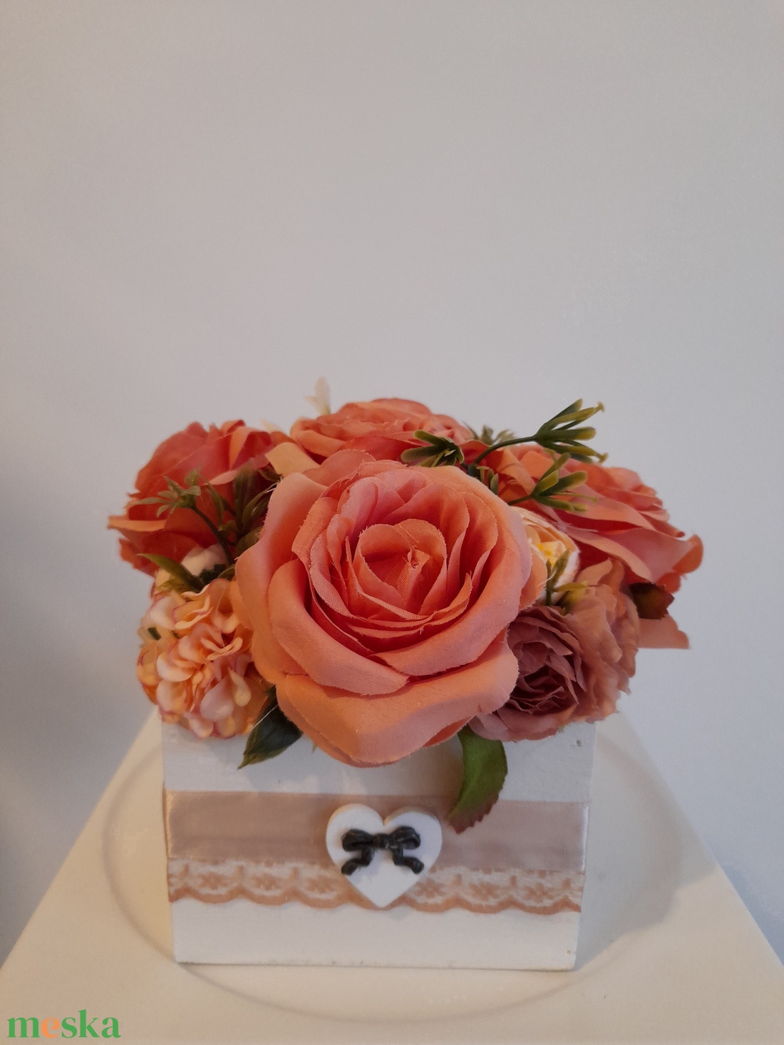 Virágbox / asztaldísz fa dobozban vintage narancs  árnyalatokkal - otthon & életmód - dekoráció - virágdísz és tartó - virágbox, virágdoboz - Meska.hu