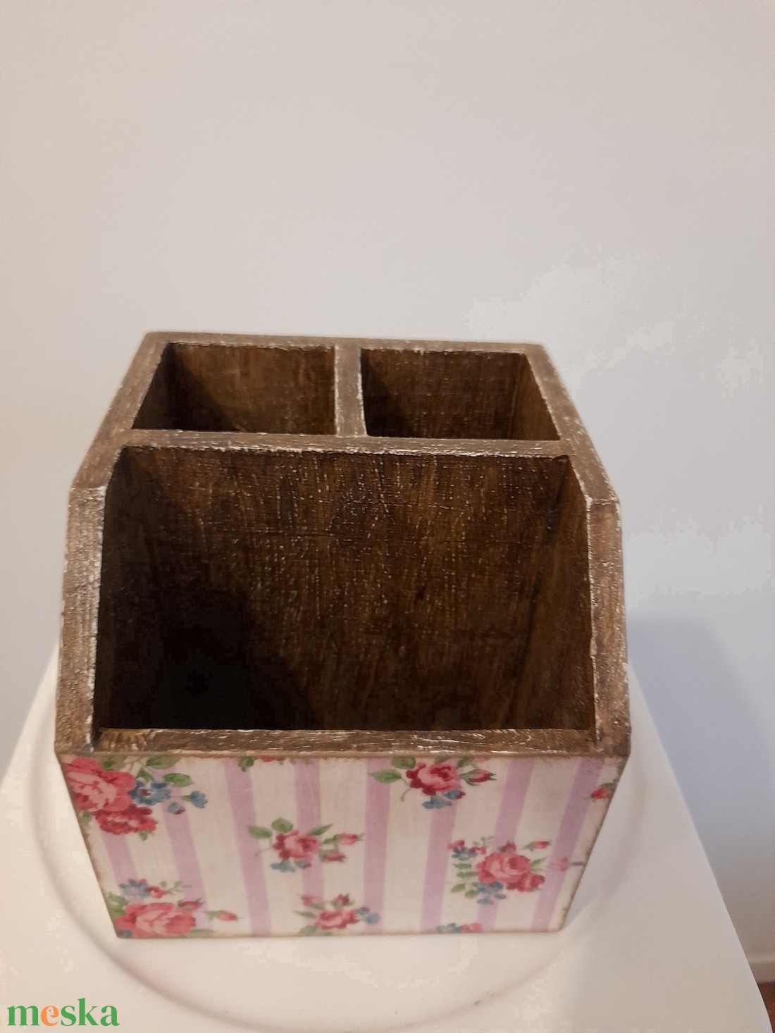 Vintage stílusú virág mintás tároló doboz/tolltartó/smink tartó - otthon & életmód - papír, írószer - tolltartó & ceruzatekercs - Meska.hu Vintage stílusú virág mintás tároló doboz/tolltartó/smink tartó - otthon & életmód - papír, írószer - tolltartó & ceruzatekercs - Meska.hu