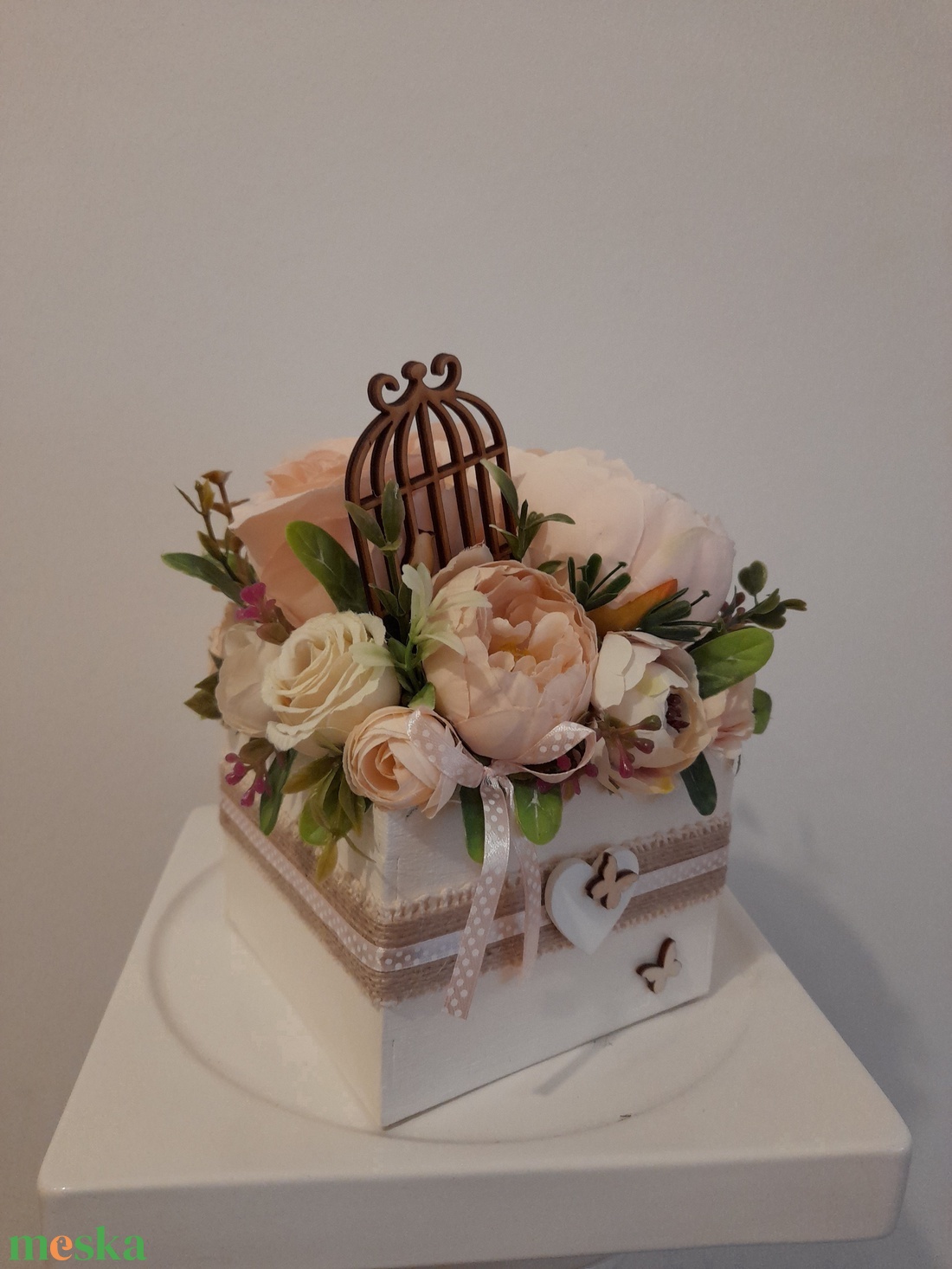 Virágbox / asztaldísz fehér fa dobozban vintage púder pasztell árnyalatokkal - otthon & életmód - dekoráció - Meska.hu