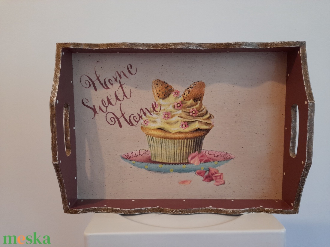 Tálca muffinos mintával - otthon & lakás - konyhafelszerelés, tálalás - tálalás - tálca - Meska.hu Tálca muffinos mintával - otthon & lakás - konyhafelszerelés, tálalás - tálalás - tálca - Meska.hu