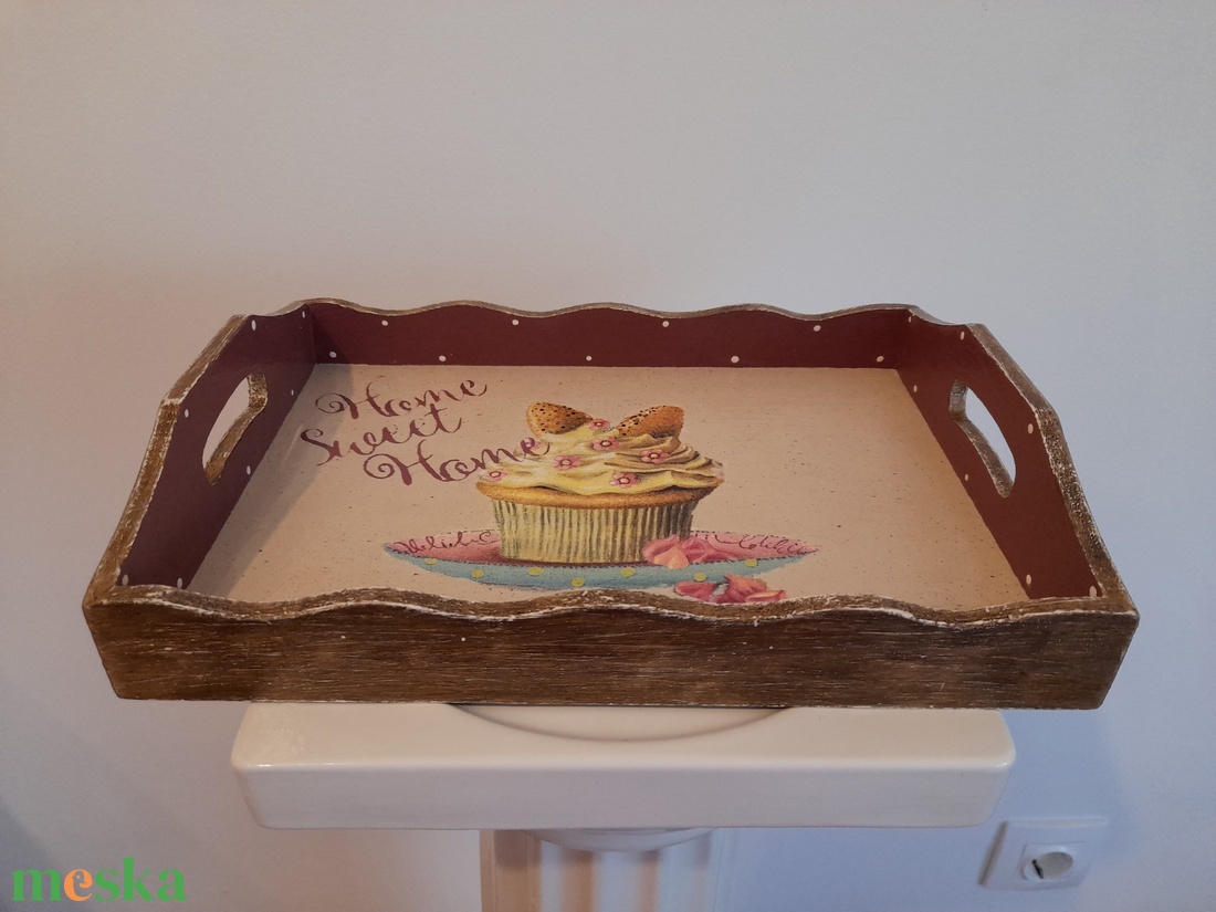 Tálca muffinos mintával - otthon & lakás - konyhafelszerelés, tálalás - tálalás - tálca - Meska.hu Tálca muffinos mintával - otthon & lakás - konyhafelszerelés, tálalás - tálalás - tálca - Meska.hu